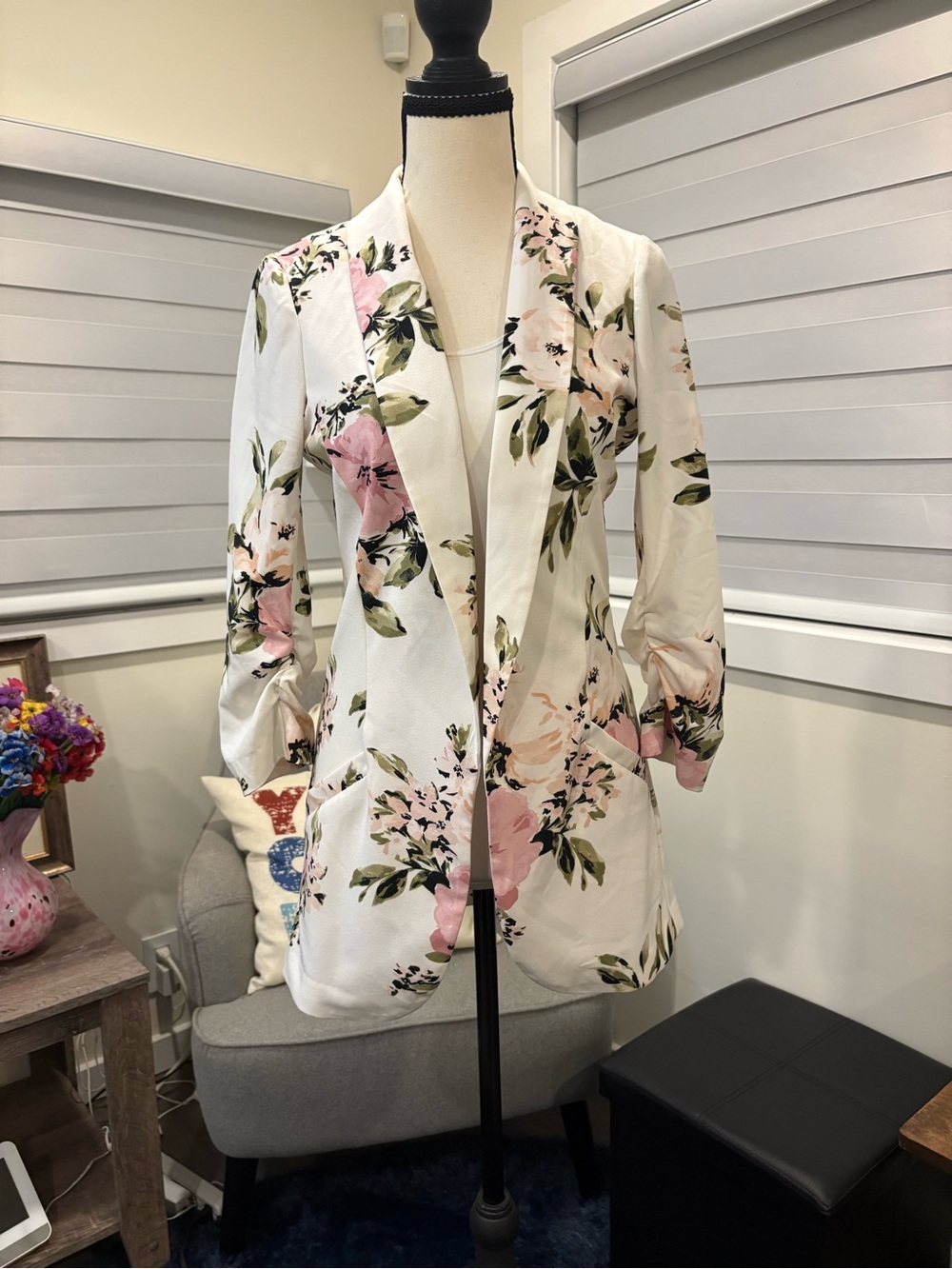Dynamite White Floral Open-Front Blazer with Pink & Green Print